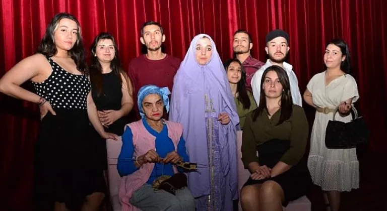 Torbalı Belediyesi’nden tiyatro ziyafeti