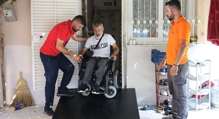 Toroslar Belediyesi engelli vatandaşlara özel rampa yaptırdı