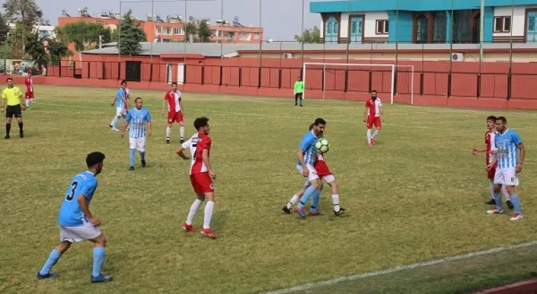 Toroslar’da Mahalleler Arası Futbol Turnuvası Heyecanı Sürüyor