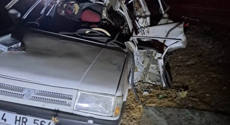 Trafik kazasında 2 kişi yaralı  - Videolu Haber
