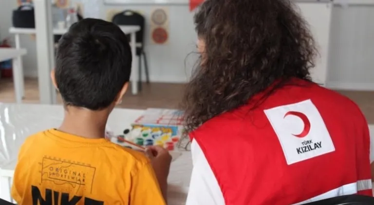 Türk Kızılay'dan Afet Bölgesinde 532 Yetime Destek Sağladı