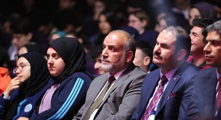 Üstat Necip Fazıl Şiirlerle Anıldı