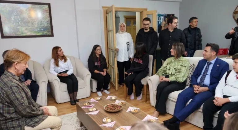 Vali Aygöl, Anlamlı Bir Ziyarette Bulundu