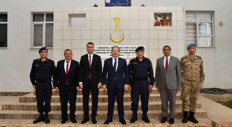 Vali Pehlivan, Büyükeceli jandarma karakolunu ziyaret etti