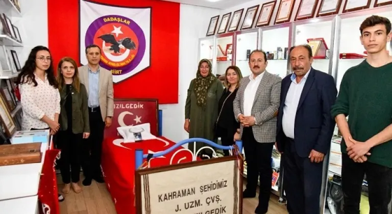 Vali Pehlivan Şehit Jandarma Uzman Çavuş Eren Kızılgedik'in ailesini ziyaret etti