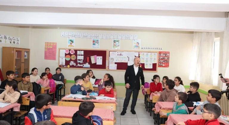 Vali Varol, öğrencileri ziyaret etti