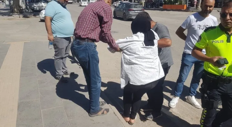 Yanipınar Camii önünde motosiklet bir kadına çarptı