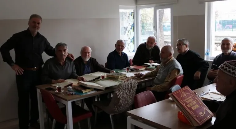 Yaşlılardan Sakarya'da Kur'an-ı Kerim kursuna yoğun ilgi