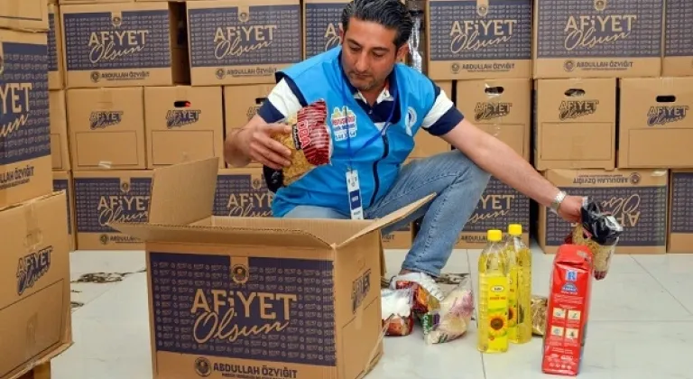 Yenişehir Belediyesinin gıda kolisi yardımı devam ediyor