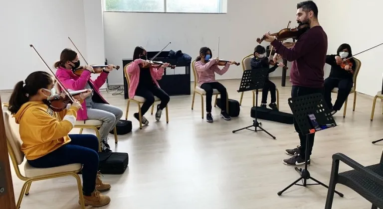 Yenişehir Belediyesinin kültür ve  sanat kurslarına yoğun ilgi