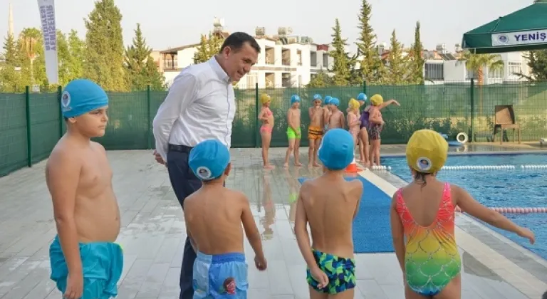 Yenişehir'de yüzlerce çocuk yüzme öğrendi