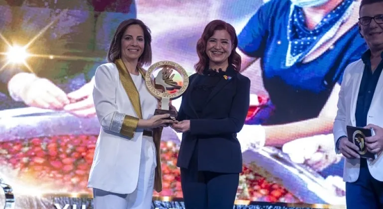 Yılın Kadın İstihdamı Sağlayan Belediye Başkanı Ödülü  Başkan Seçer’in