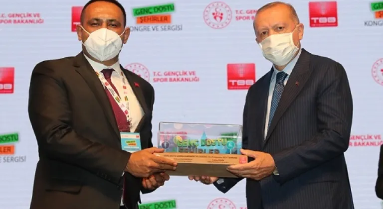 Yılmaz: Gönülden Hizmet Üretiyor, Gönüller Kazanıyor