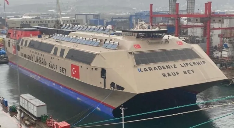 Yüzen gemide sınavlara hazırlanacaklar