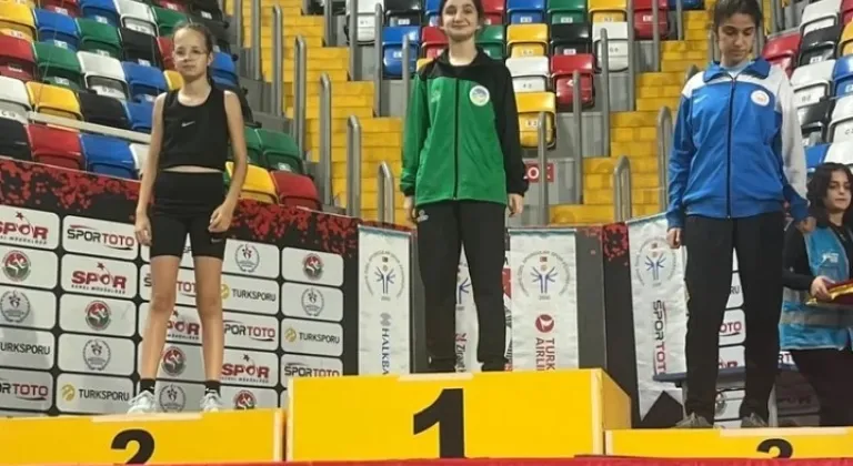 Zeynep Çalar, İstanbul'dan Şampiyon Olarak Döndü