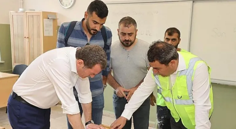Zeytinburnu Belediyesi’nden 44 Okula Tadilat Desteği