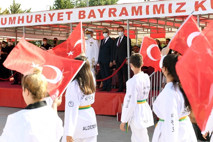 Mersin’de Coşkulu Cumhuriyet Bayramı Kutlaması