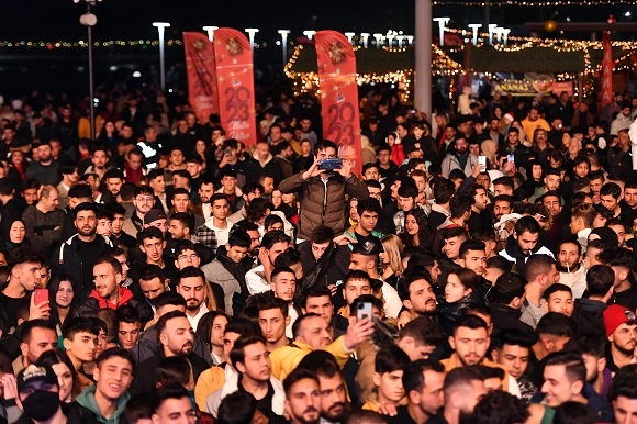 Mersin'de Yeni yıl Coşkusu Resimleri 2023