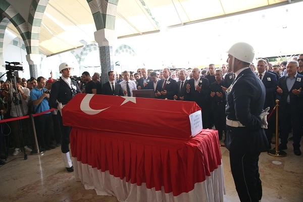 Şehİt Polİs Sedat Gezer'İn cenazesİnde gözyaşlari sel oldu