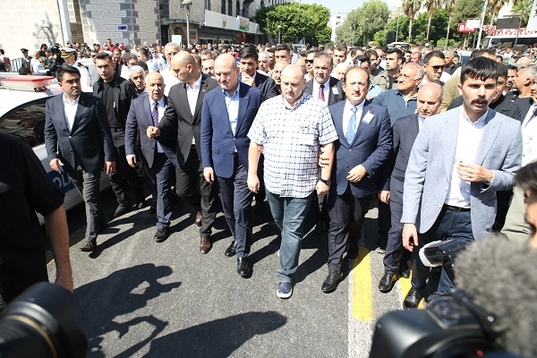 Şehİt Polİs Sedat Gezer'İn cenazesİnde gözyaşlari sel oldu