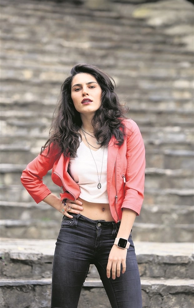  Serenay Aktaş resimleri