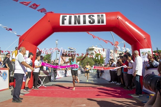 Tarsus’un Tarih Kokan Sokaklarında 14. Tarsus Yarı Maratonu 2022