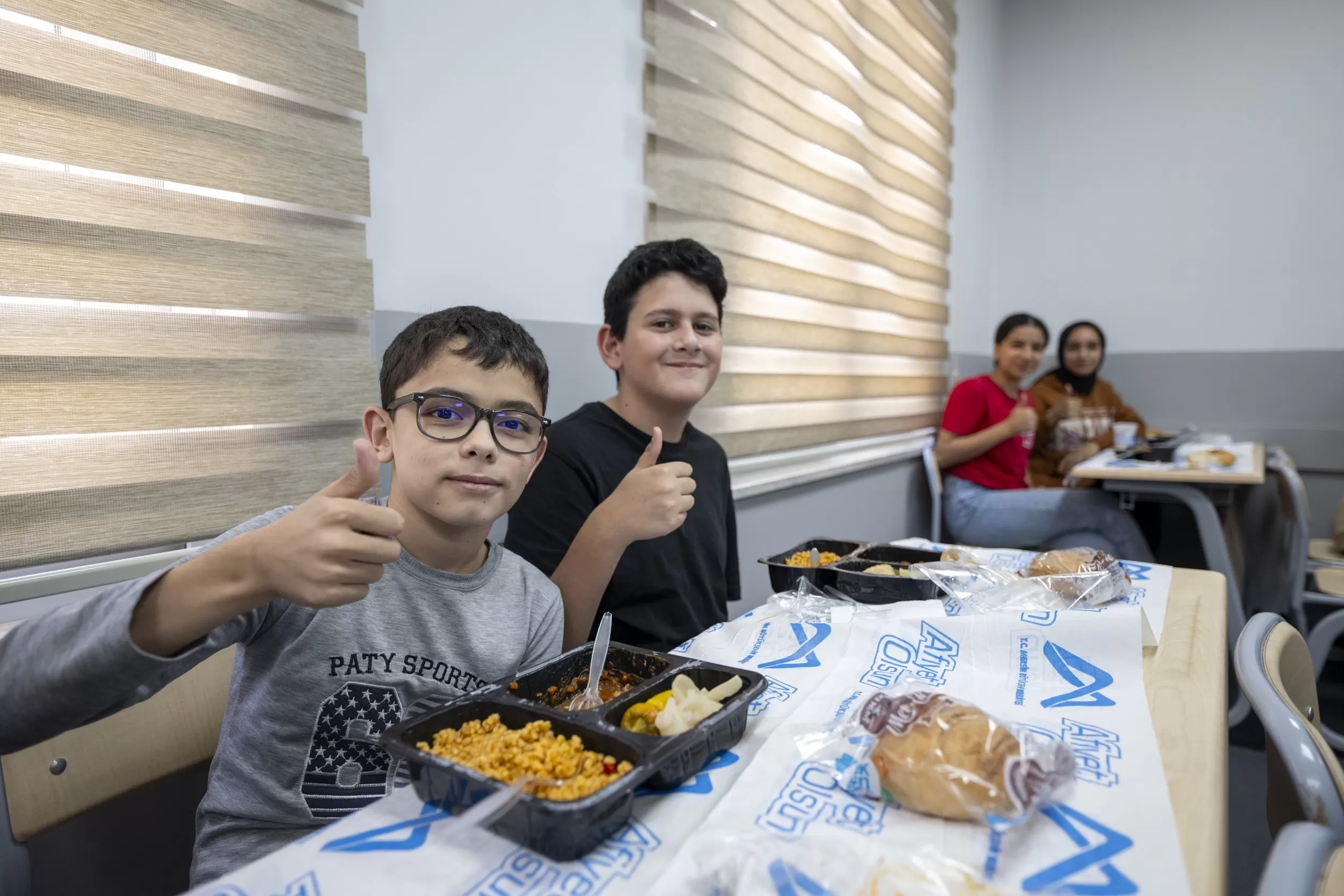 Mersin’de LGS Öğrencilerine Sıcak Yemek Desteği Devam Ediyor