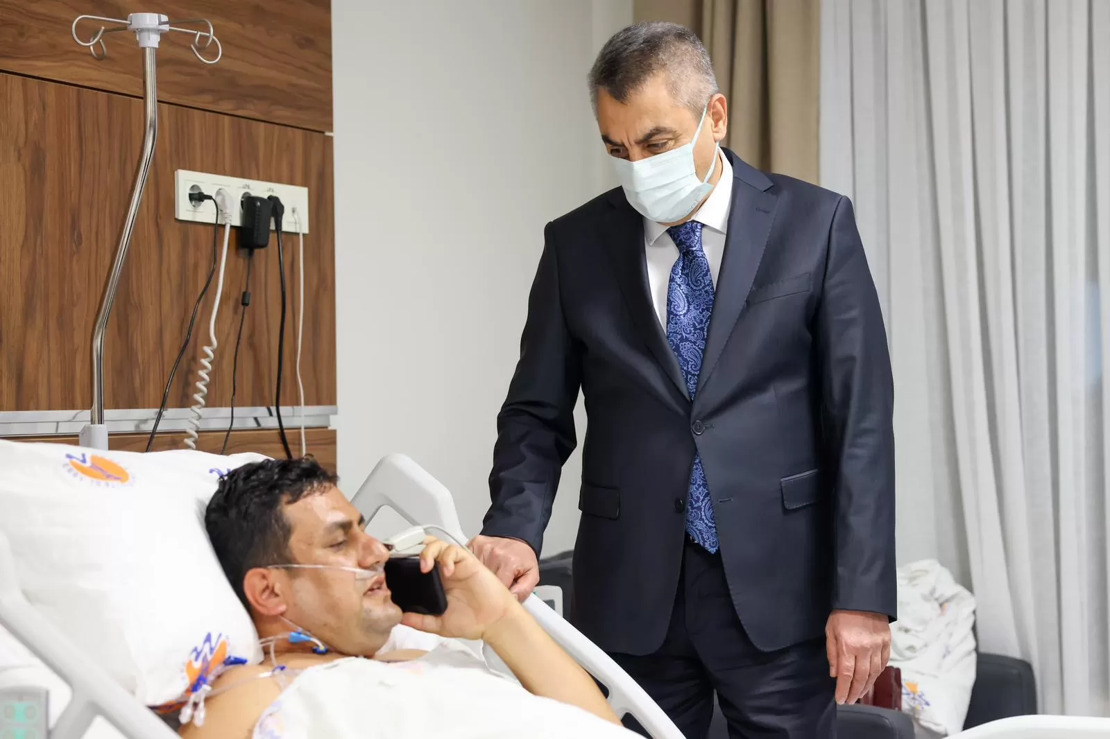 Bakandan Vurulan Öğretmene Geçmiş Olsun Telefonu