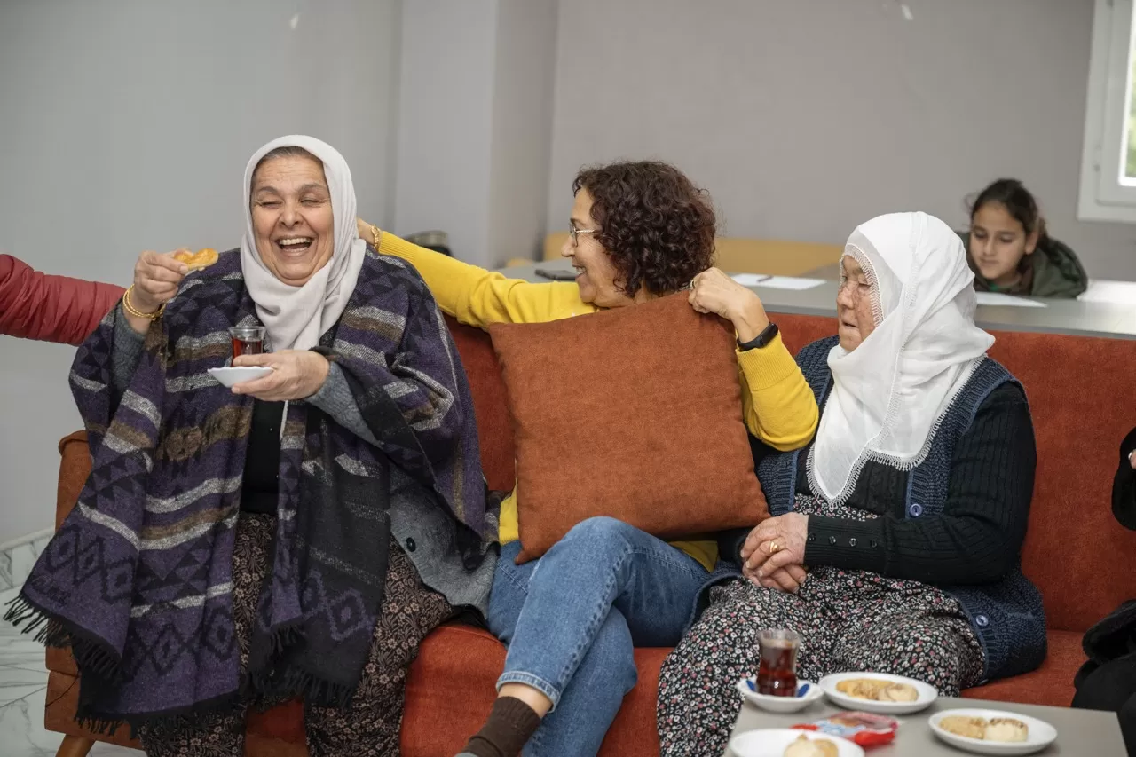 Büyükşehir’in Hanımevleri Soğukta ve Sıcakta Kadınlara “Ev” OluyorBüyükşehir’in Hanımevleri Soğukta ve Sıcakta Kadınlara “Ev” Oluyor