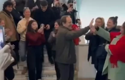 Mersin’de Tarih Öğretmeni İsmail Günay’a Alkışlarla Duygusal Veda