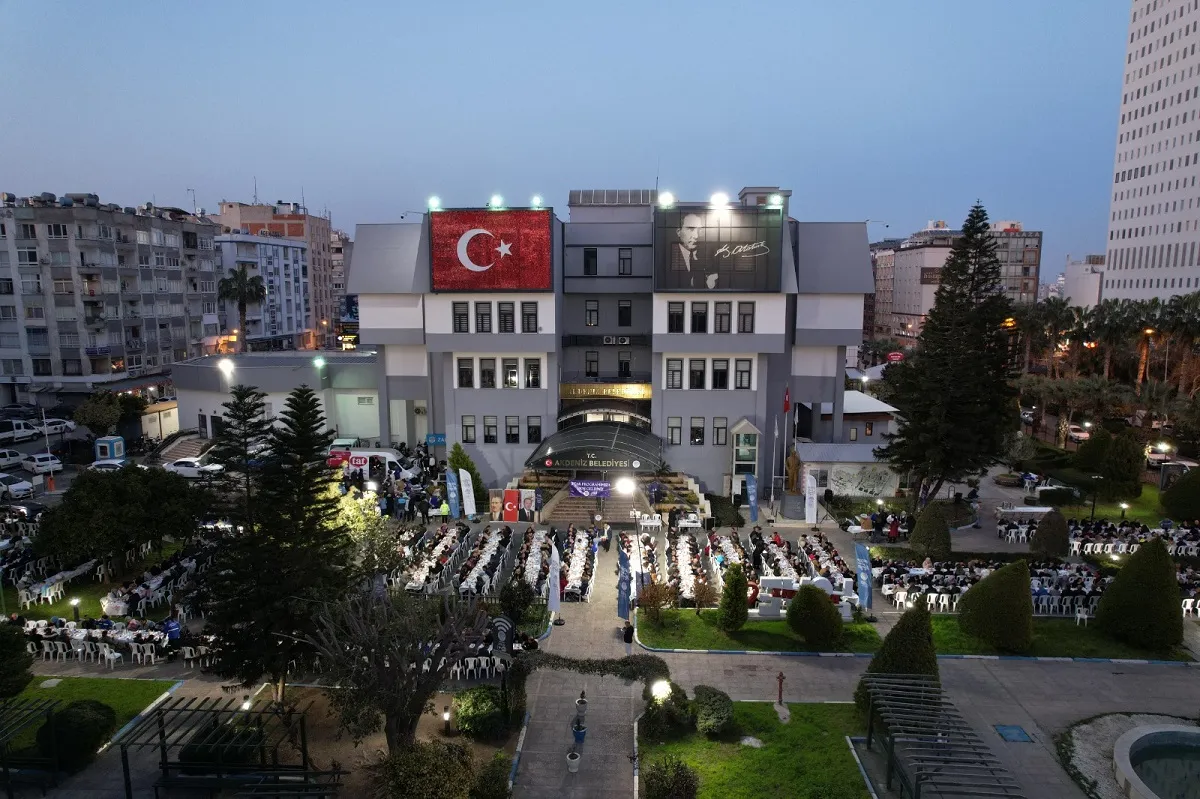 Başkan Vekili Zeyit Şener Mesai Arkadaşlarıyla Aynı Sofrada Buluştu